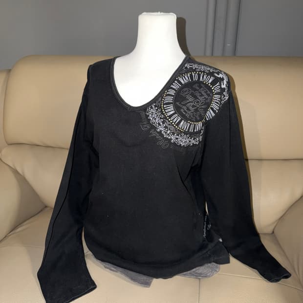 circle printing detail long sleeve