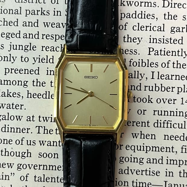 SEIKO CHARIOT 탱크 골드 쿼츠