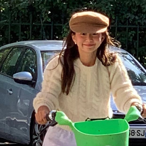 더바넷 마고햇 브라운