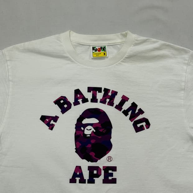 베이프 컬러 카모 컬리지 티셔츠 화이트 퍼플 M 반팔