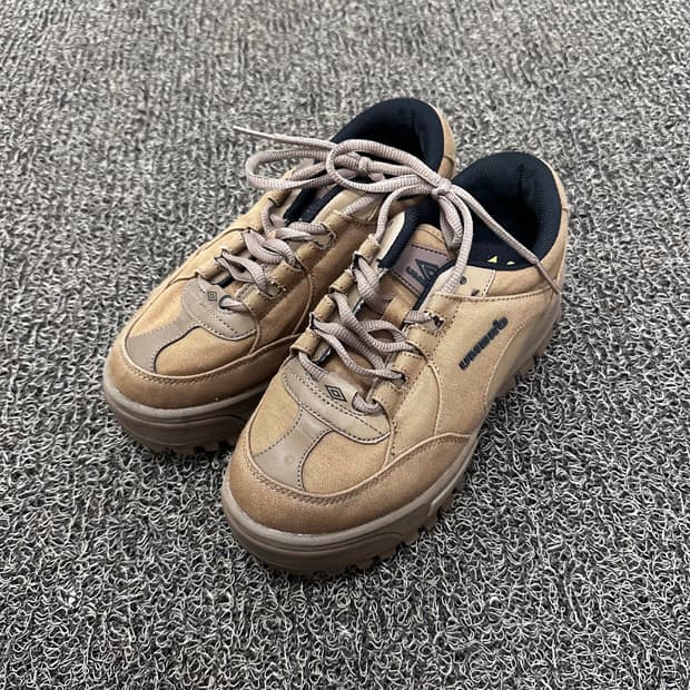 UMBRO 엄브로 여성 운동화 브라운 240