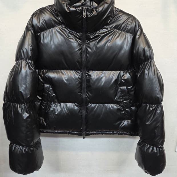 비터셀즈 글로시 푸퍼 투웨이 크롭 패딩 프리