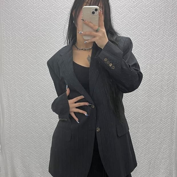 지방시 모던시크 스트라이프 테일러드 블레이저 39R C07598