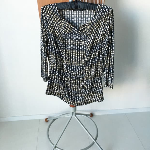 circle pattern tee