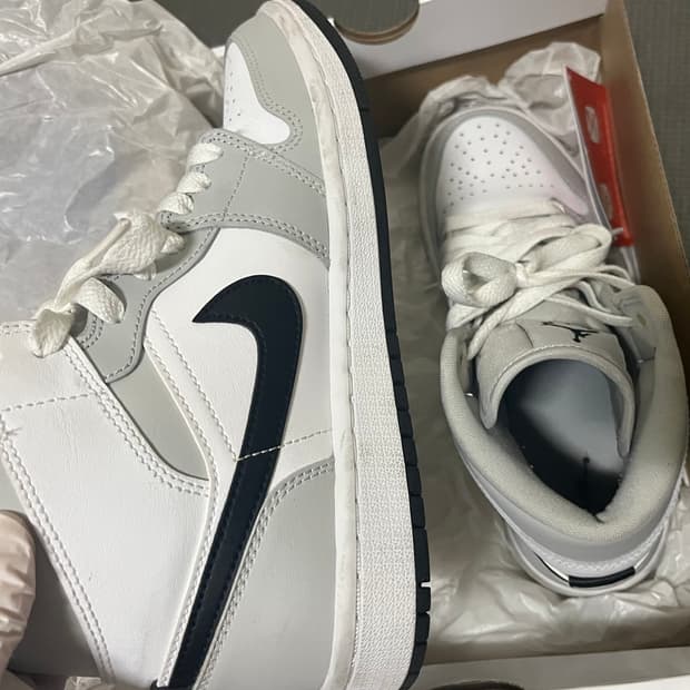 (W) 조던 1 미드 그레이 포그 Jordan 1 Mid Grey Fog