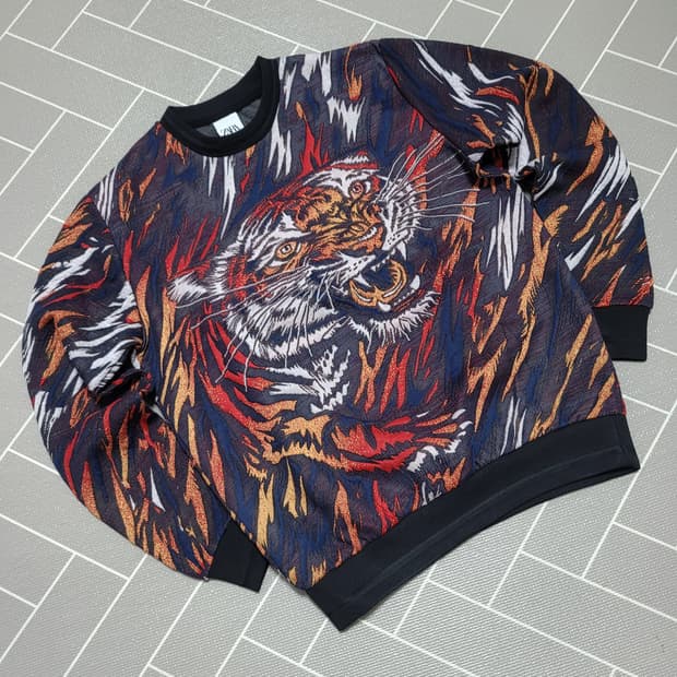 자라 맨즈 타이거 플레임 퀼티드 스웨트셔츠 S (M추천)