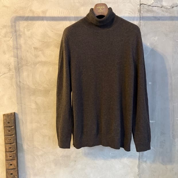 캠브리지 멤버스 캐시미어 터틀넥 니트 100