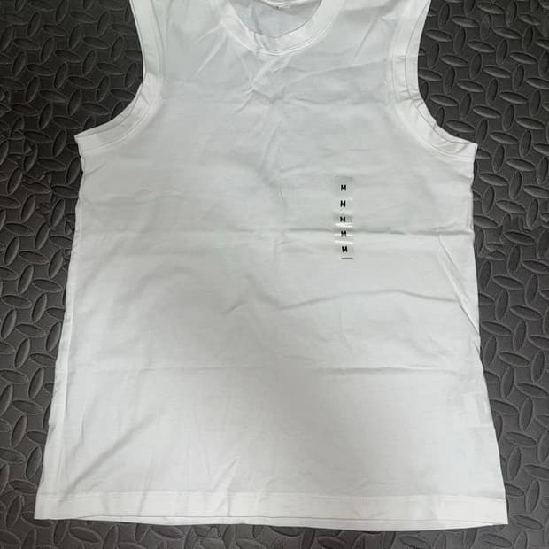 새상품) 유니클로 화이트 나시 M