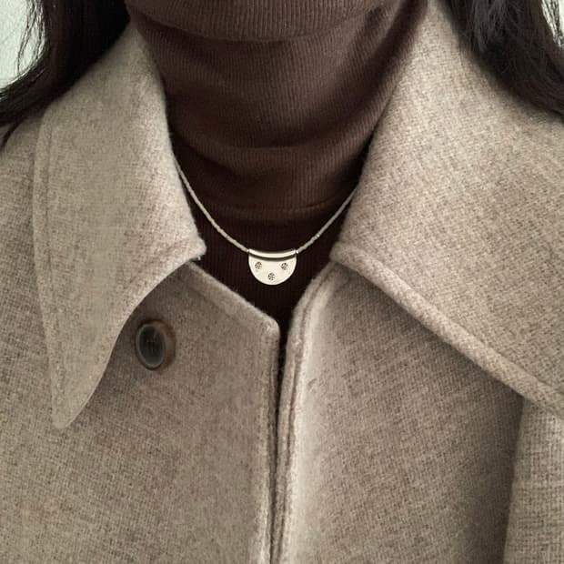 𝙗𝙚𝙩𝙬𝙚𝙚𝙣 𝘾 𝙖𝙣𝙙 𝙁 목걸이