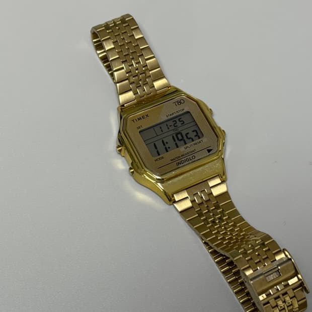TIMEX T80 골드 스틸 남녀공용 디지털시계 34mm