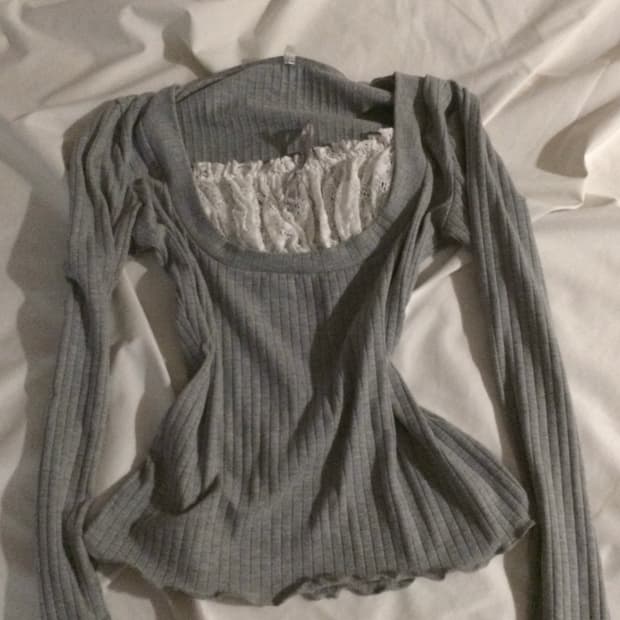 오네갸루 레이스 레이어드 티 긴팔 롱슬리브 라떼