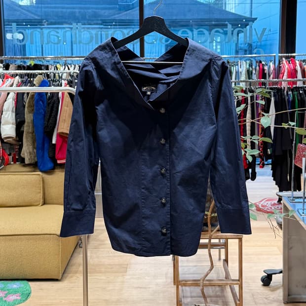 비비안 웨스트우드 네이비 orb버튼 블라우스 