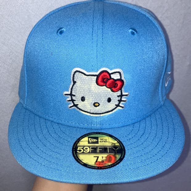 뉴에라 헬로키티