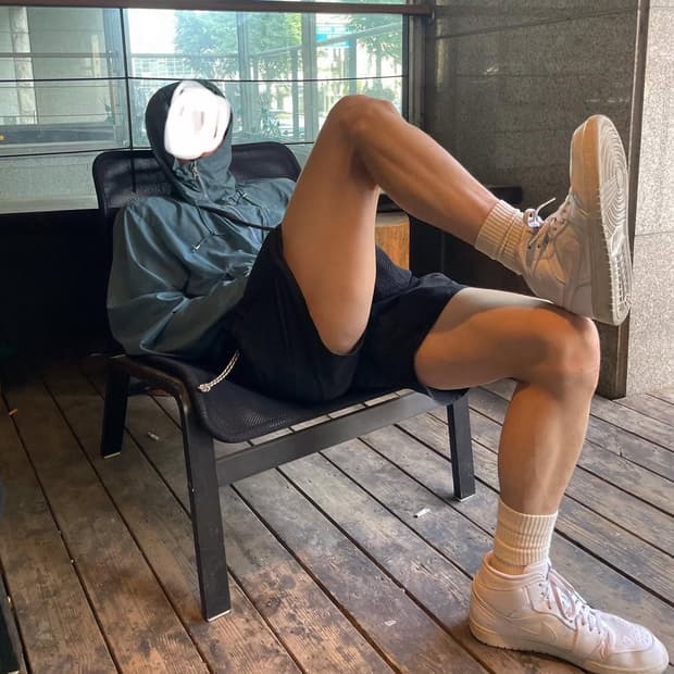 chin down 친다운 윈드브레이커