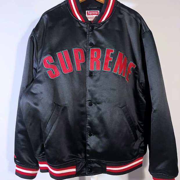 슈프림 바시티 자켓  미첼 & 네스 사틴 블랙 - 21SS