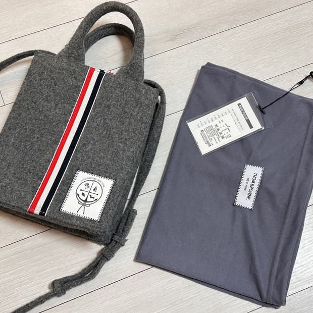 톰브라운 성수팝업 토트백 S 스몰 사이즈