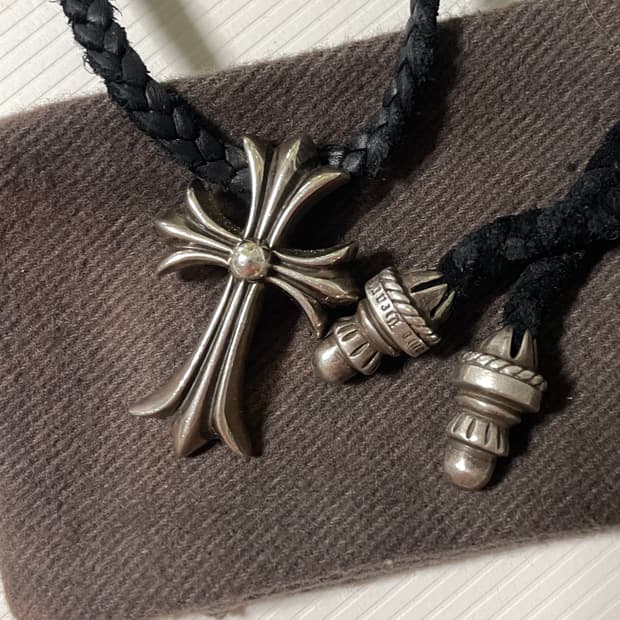 크롬하츠 ch 크로스 레더 목걸이