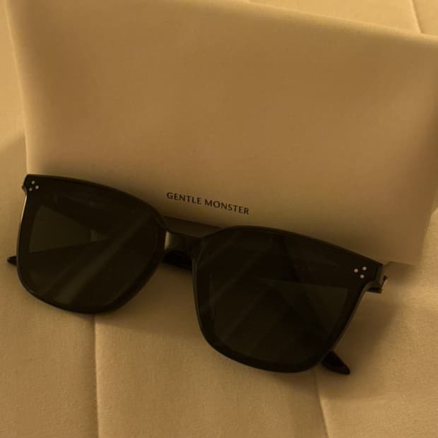 젠틀몬스터 바이로우 블랙(01) - 실착 1회 S급