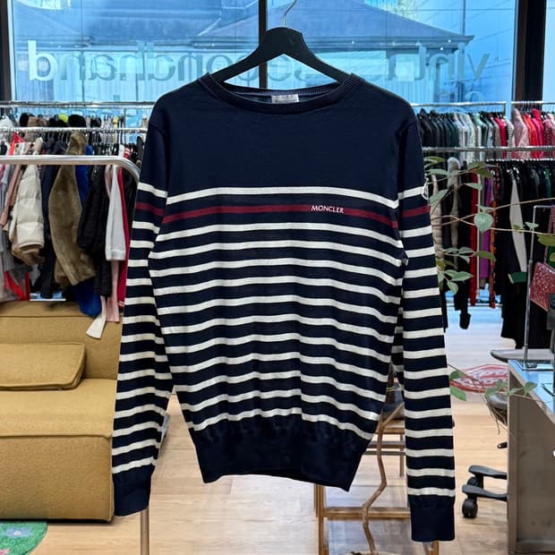 몽클레르 네이비 스트라이프 크루넥 니트 