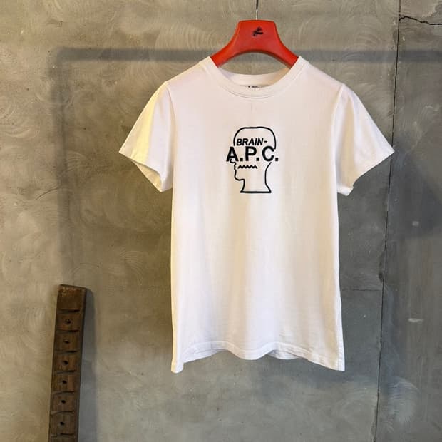 아페쎄 X 브레인 데드 그래픽 티셔츠 100