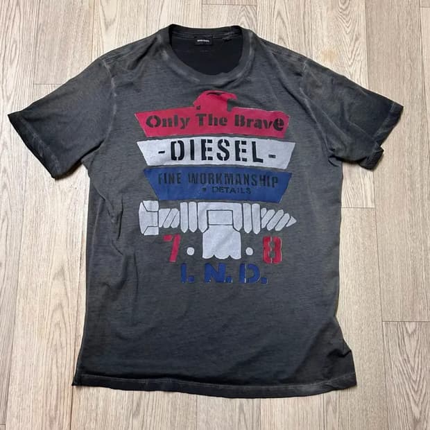 디젤 국문 정품 반팔티 100