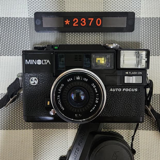 미놀타 하이매틱 AF-D 데이터백 필름카메라