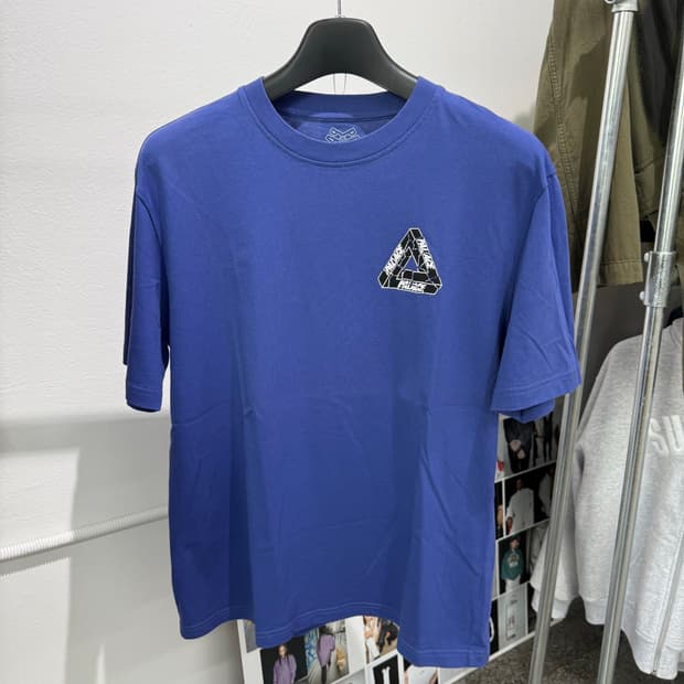 [L] palace tri ripped tee