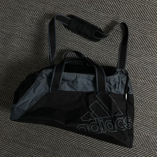 00s 아디다스 빅로고 올드스쿨 크로스 짐백y 3085