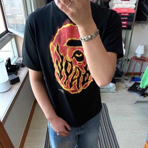 베이프 플레임 헤드 반팔 티셔츠