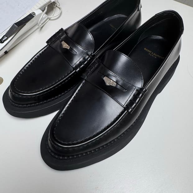 생로랑 로퍼 42.5 275사이즈