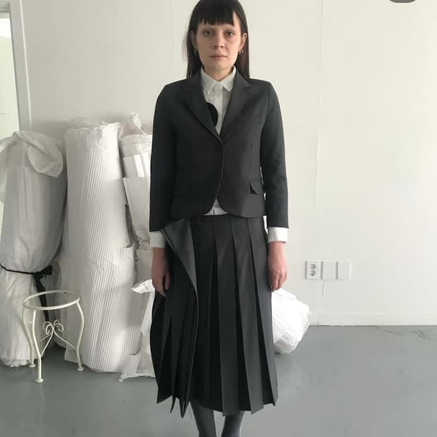 에옹쓰 오프비트 플리츠 스커트