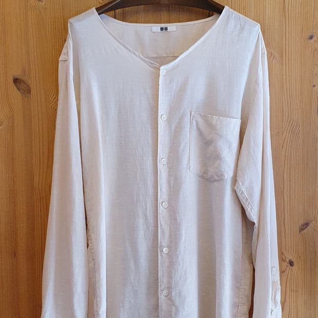 77.Uniqlo 린넨 브이넥셔츠(아이보리)