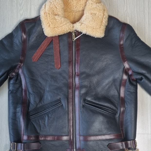 리얼레더 무스탕