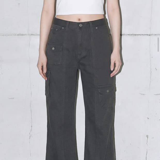 어널러코드 우먼 멀티포켓 부츠컷 카고팬츠 (차콜) 무신사