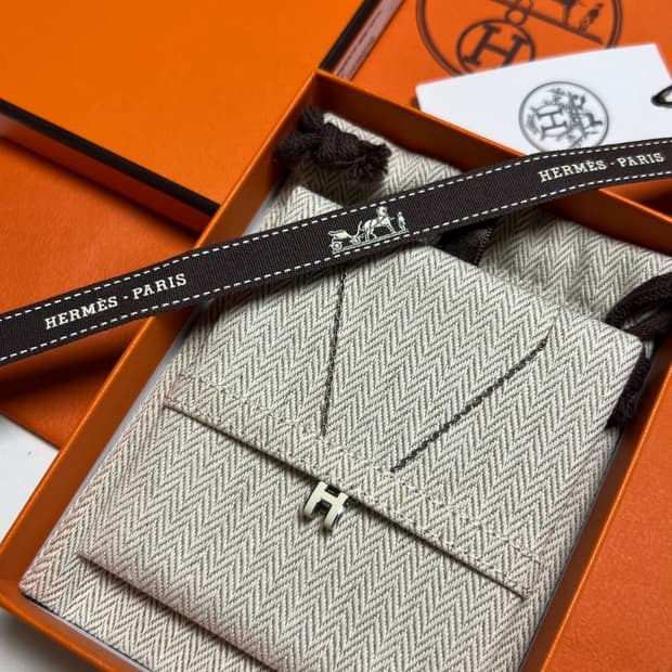 [정품] 새상품급 / 에르메스 팝아슈 미니 목걸이 팔라듐 하드웨어&블랑