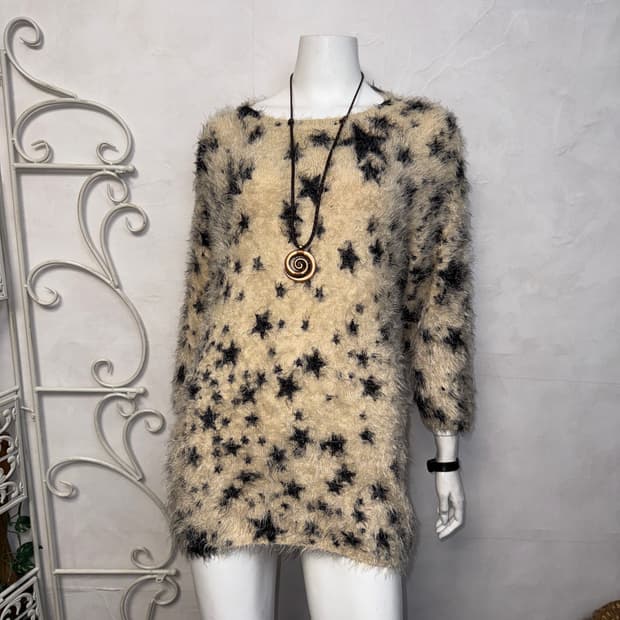 Beige black grunge star fur knit