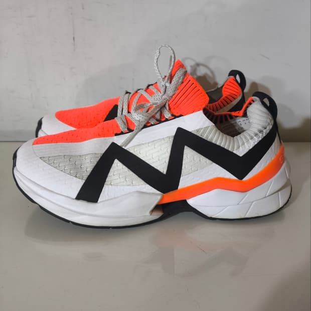 270mm 스파이더 디더블 러닝화