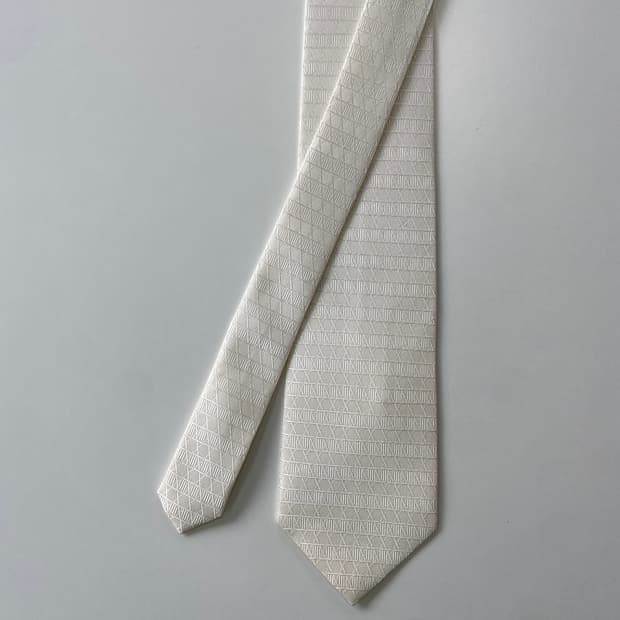 YSL 입생로랑  명품 정품 화이트 넥타이