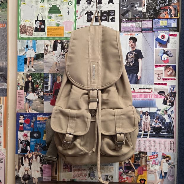 빈티지 베이지 버클 복조리 백팩