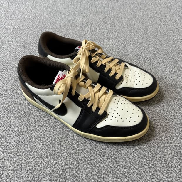 나이키 에어조던1 트레비스스캇 275