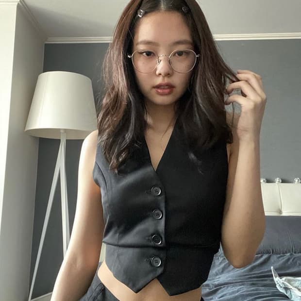 Curetty vest 큐리티 조끼 (제니 착용)