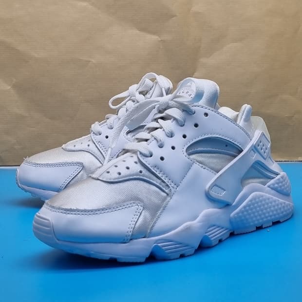 나이키 에어 허라취 여성운동화 실사이즈225.