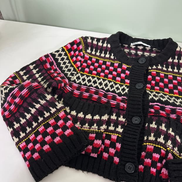 S-M 자라 우먼 U넥 멀티패턴 크롭가디건