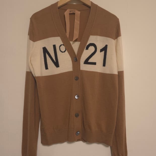 N°21 실크혼방 핑크브라운 로고 가디건 44