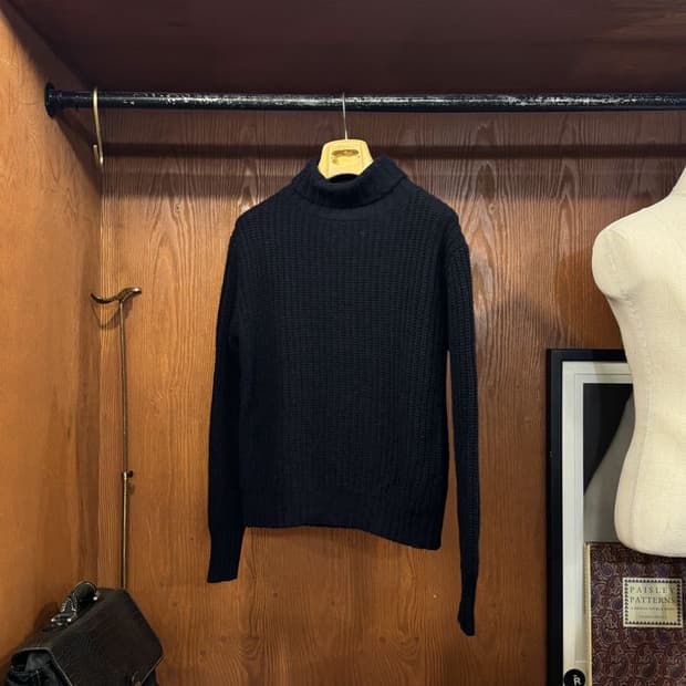 마가렛호웰 터틀넥