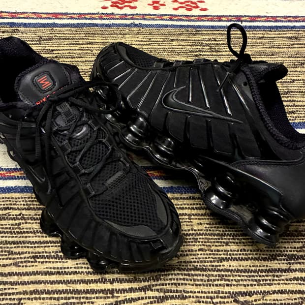 (250)NIKE 나이키 샥스 TL 메탈릭 블랙 앤 맥스 오렌지 런닝화