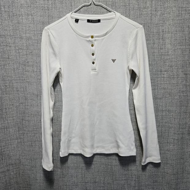 게스 흰색 골지 긴팔티 