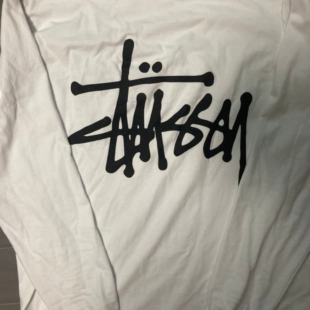 스투시 롱슬리브