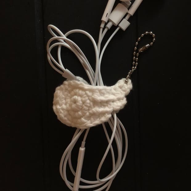 Cable Holder Keychain with Angel Wings🪽