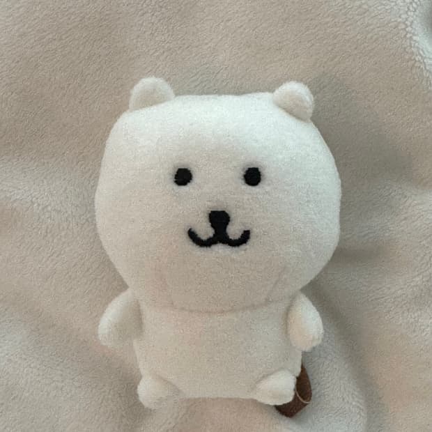 앉아 있는 농담곰 인형
